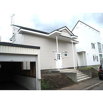 Local appearance photo. Local (10 May 2013) Shooting