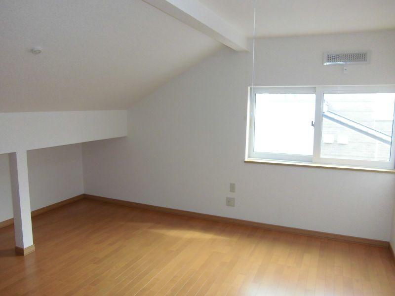 Non-living room. Local (10 May 2013) Shooting