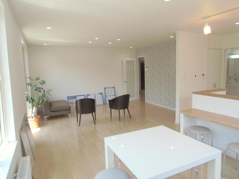 Living. Dining multipurpose counter, The meal, The housework, Also to study of children!