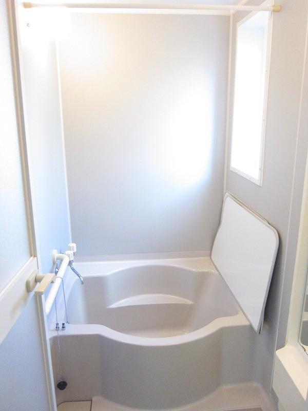 Bathroom. Local (11 May 2013) Shooting