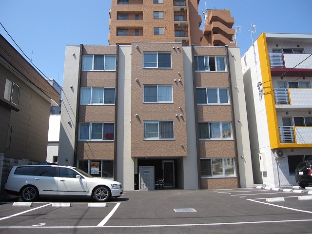 Building appearance. In east day is a good middle..