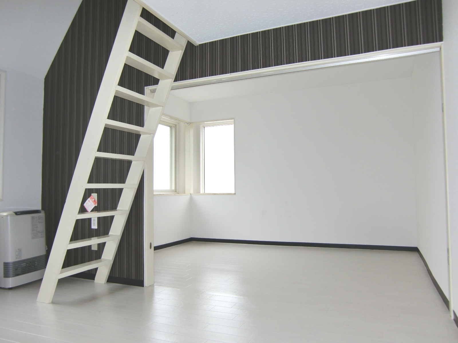 Building appearance. It is very popular stylish rooms white was the keynote woman ☆