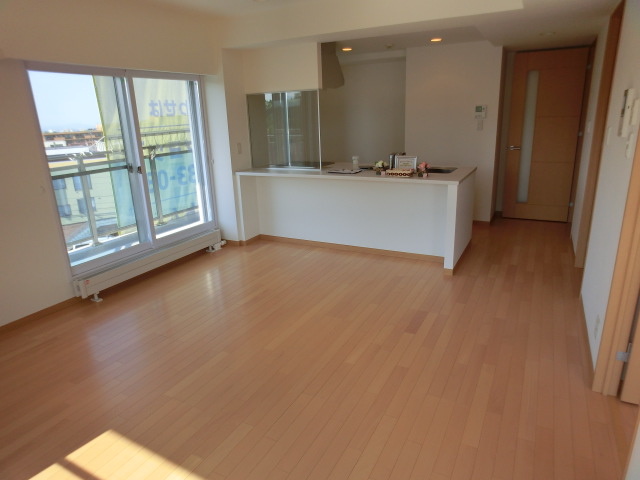 Living and room. Look! This high-grade sense of! !