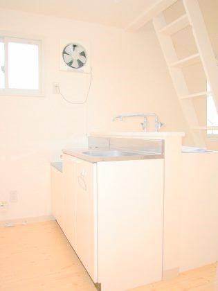 Kitchen. Face-to-face is the kitchen