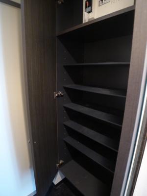 Entrance. A lot of shoes BOX can hold shoes ☆