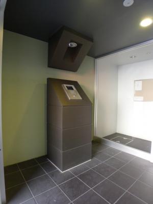 Security. It is also safe for women living alone ☆