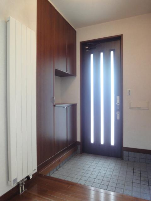 Entrance. Local (June 2013) Shooting