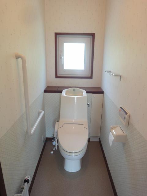 Toilet. Indoor (June 2013), shooting (2F)