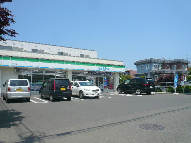 Convenience store. FamilyMart Hiragishiminami store up (convenience store) 160m