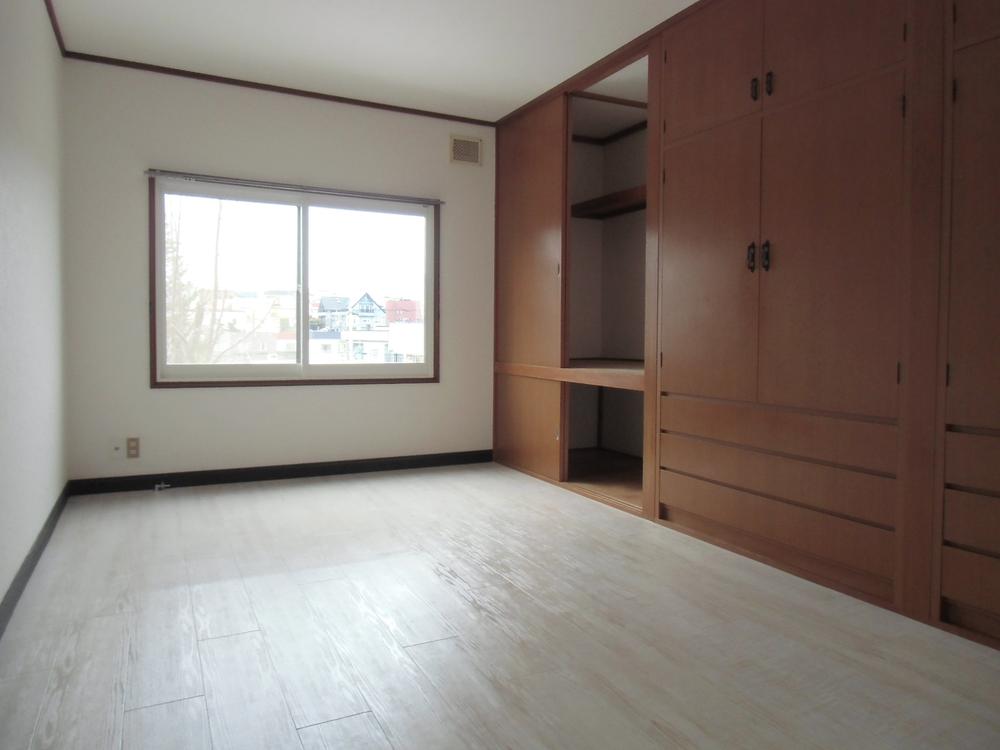 Non-living room. local