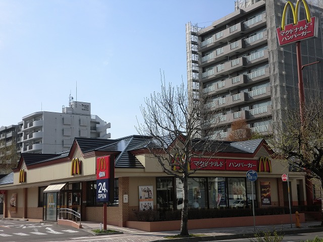restaurant. 94m to McDonald's Hiragishi store (restaurant)
