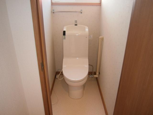 Toilet. Indoor (March 2013) Shooting