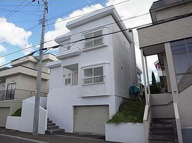 Local appearance photo. Local (11 May 2013) Shooting