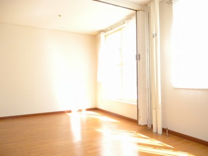 Living and room. Sunny living ☆ 