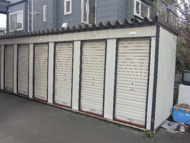 Other common areas. trunk room