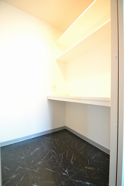 Receipt.  ■ Applications is a variety of services Room