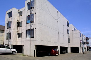 Building appearance.  ☆ Propane Central adoption ☆ Pets is a breeding allowed the large room ☆ 