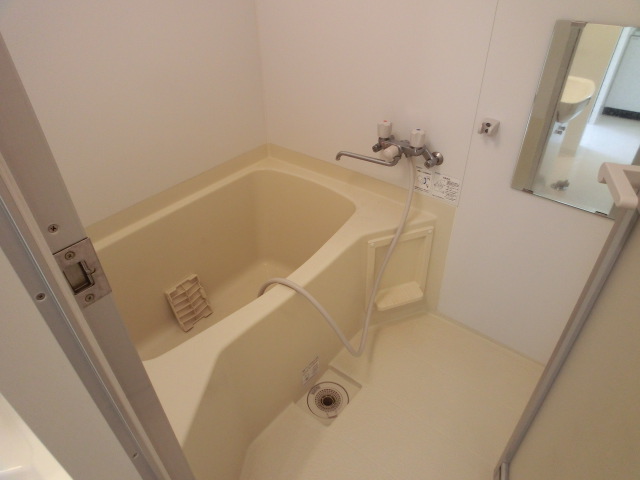 Bath. Beautiful bath. 