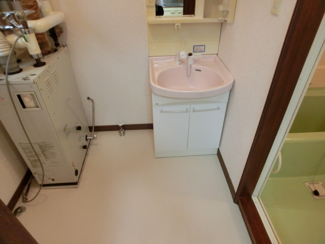 Washroom. Thank dressing room!