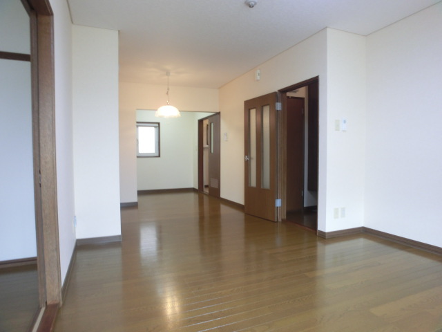 Other room space. Beautiful rooms.