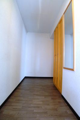 Entrance. It is a long hallway from the entrance