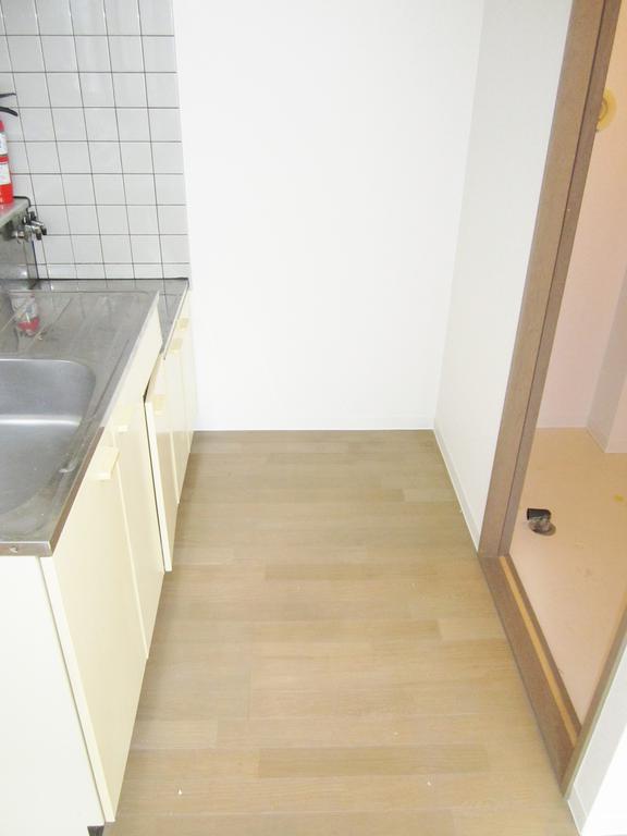 Kitchen. ※ Another Room No. reference photograph