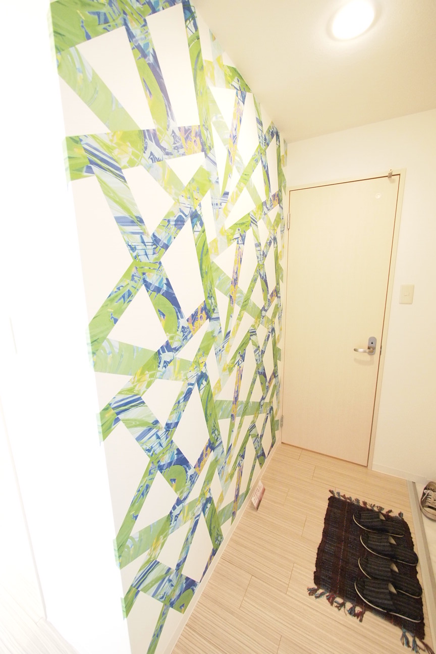 Entrance. Welcome to fashionable ・  ・  ・ !!