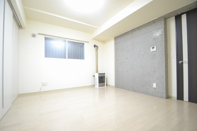 Living and room.  ■ Design Cross also but it is fashionable