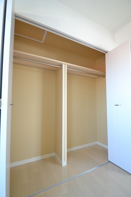 Receipt.  ■ Storage capacity is outstanding