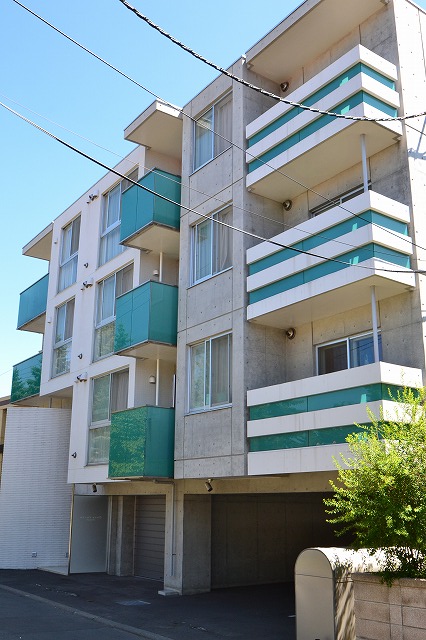 Building appearance.  ■ Undisputed stylish designer specification