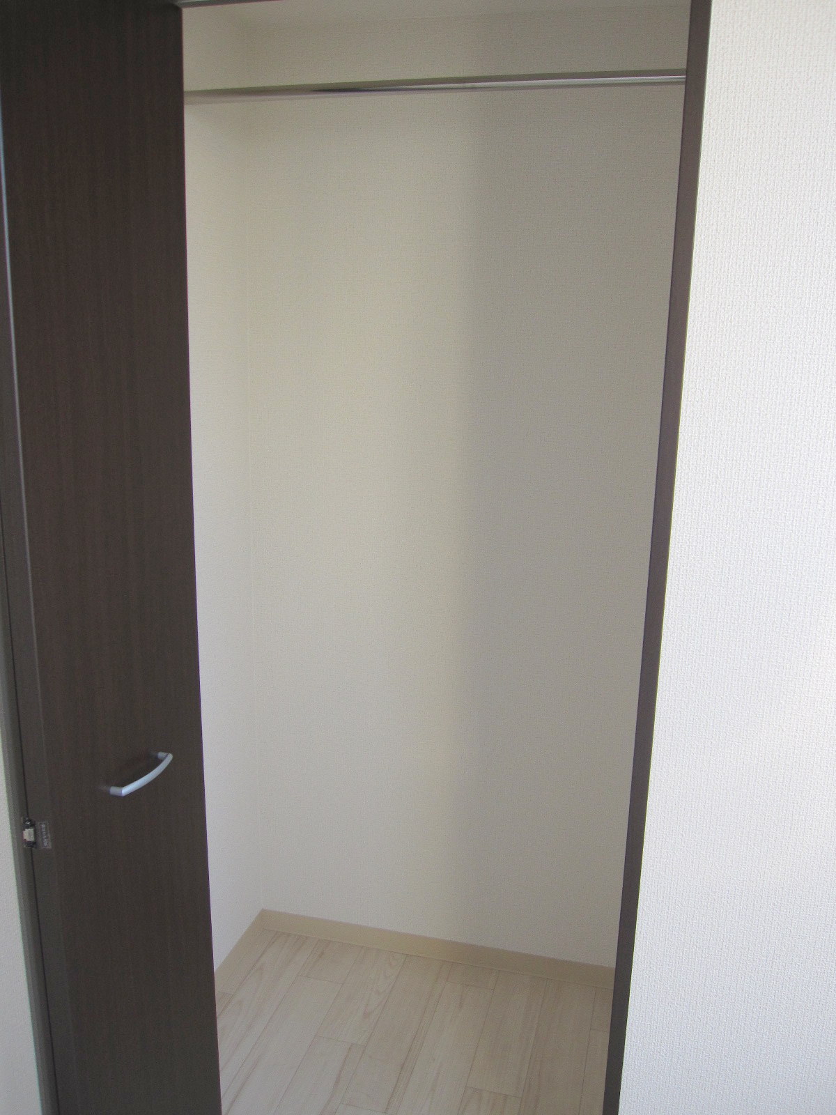 Receipt. Closet with.