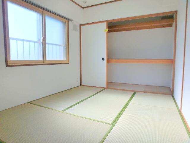 Other room space. Indoor photos are separate in Room.