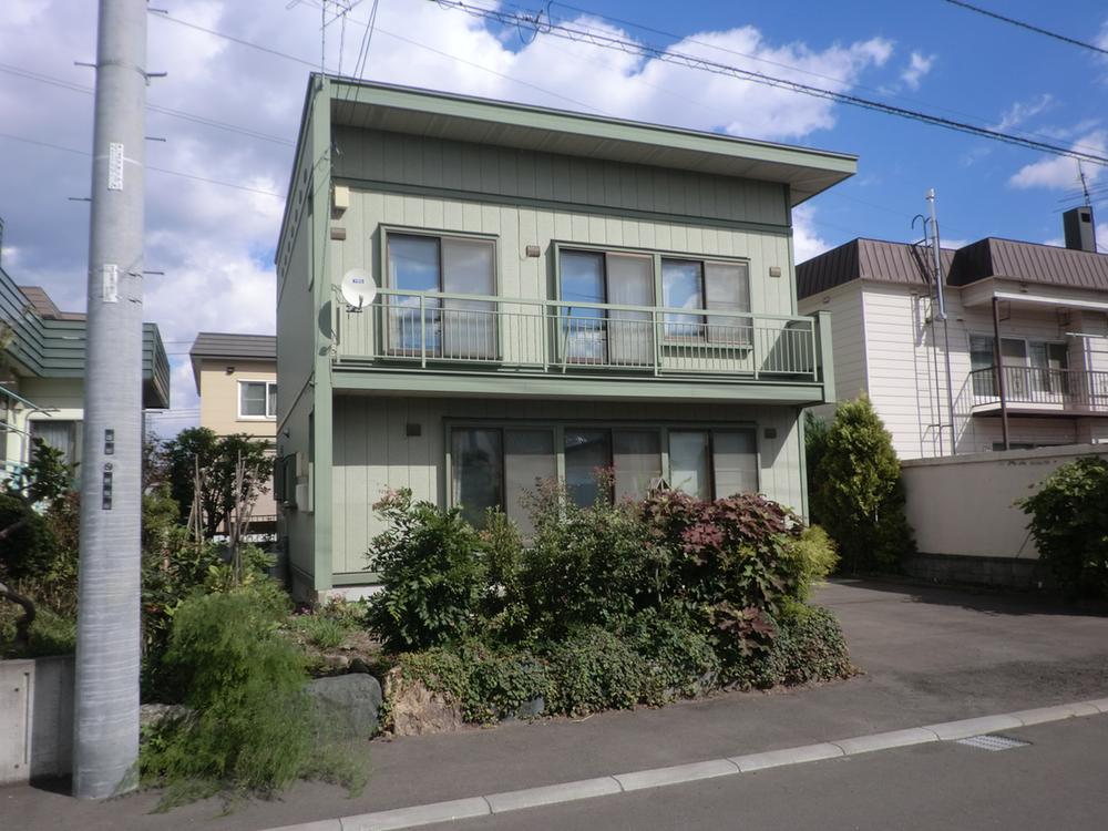 Local appearance photo. The site is located 60 square meters, Space of Ya modest garden, Barn 2 or owned Ri. Local (10 May 2013) Shooting