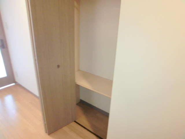 Receipt. Jewels housed in a place that contains the entrance ☆