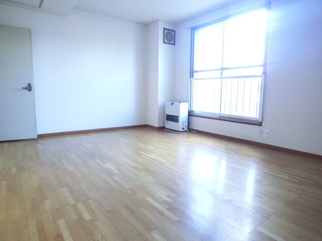 Living and room. Dazzling rooms!