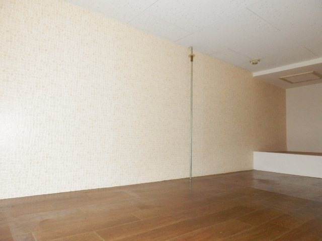 Other room space. It comes with a compartment to loft part.