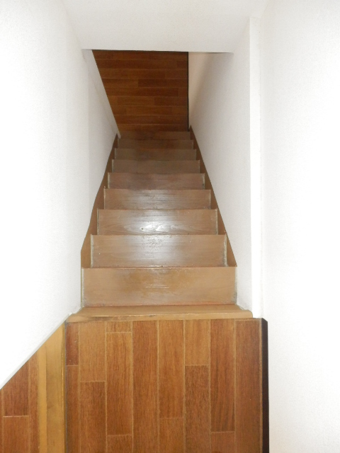 Bath. Stairs Western-style Once down.