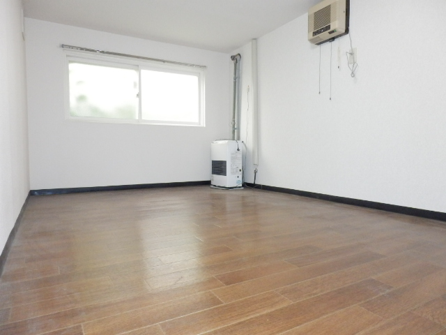 Other room space. Easy to placement of wide because furniture!