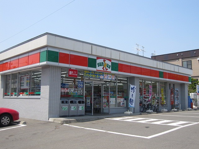 Convenience store. 368m until Thanksgiving Tsukisamu Higashiten (convenience store)