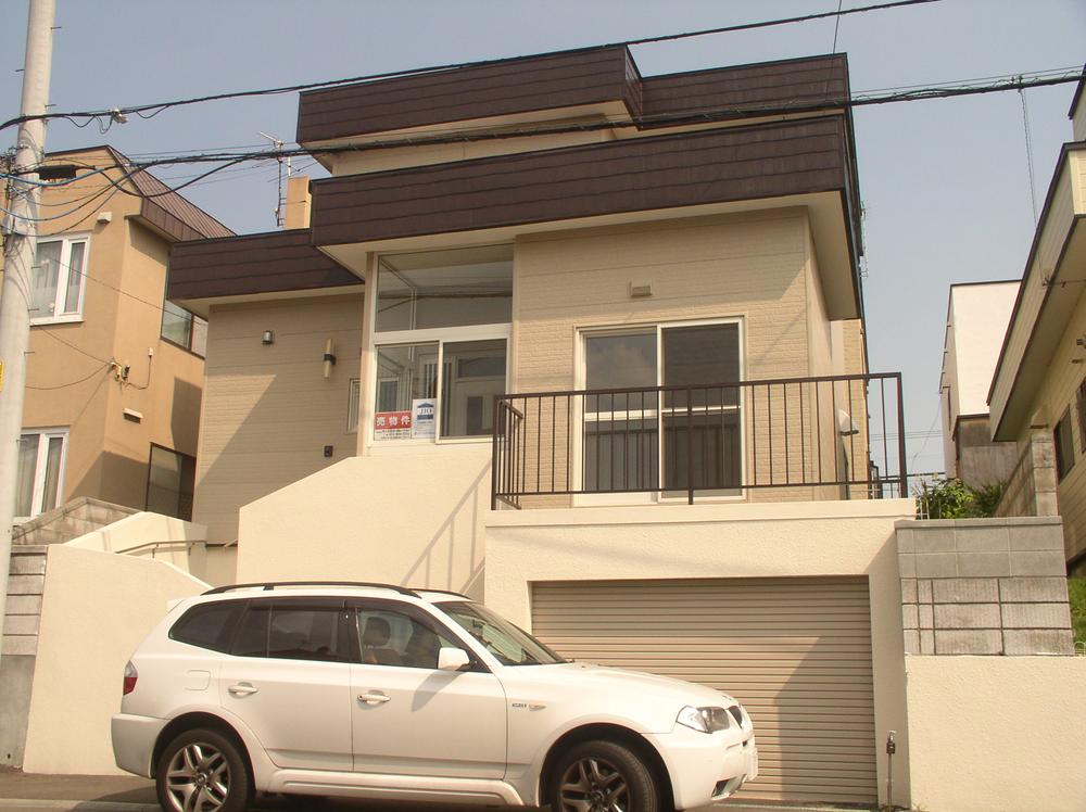 Local appearance photo. Built-in garage ・ Height 1.85m