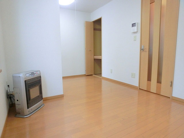 Entrance. Photos are separate in Room. 