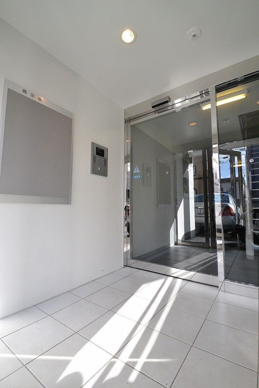 Entrance. Luxury and stylish is just the right balance. 