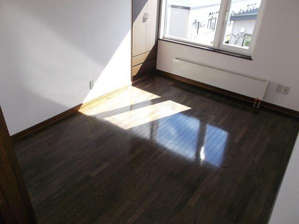 Non-living room. Do you want to children's room is to How about or study