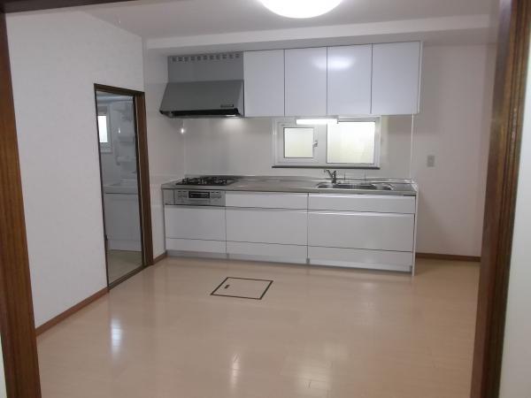 Kitchen. Stainless steel top of Rikushiru is a system kitchen of 2700mm also have to cook because it is chopped and spread of the top plate I think that good usability