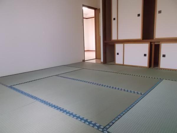 Non-living room. There was tatami mat replacement. Rush plenty with storage to smell enjoying I want in 8-mat Japanese-style (two-stage made of) is what