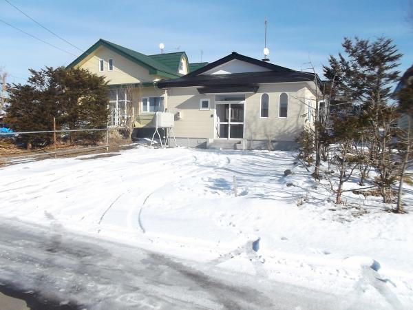 Local appearance photo. There is a garden (garden) from space is a road side which you can use freely you that there is a free space on the south side