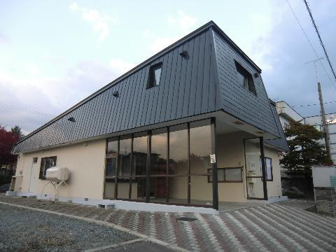 Local appearance photo. The large site of land 399 square meters will be parked 5 cars.