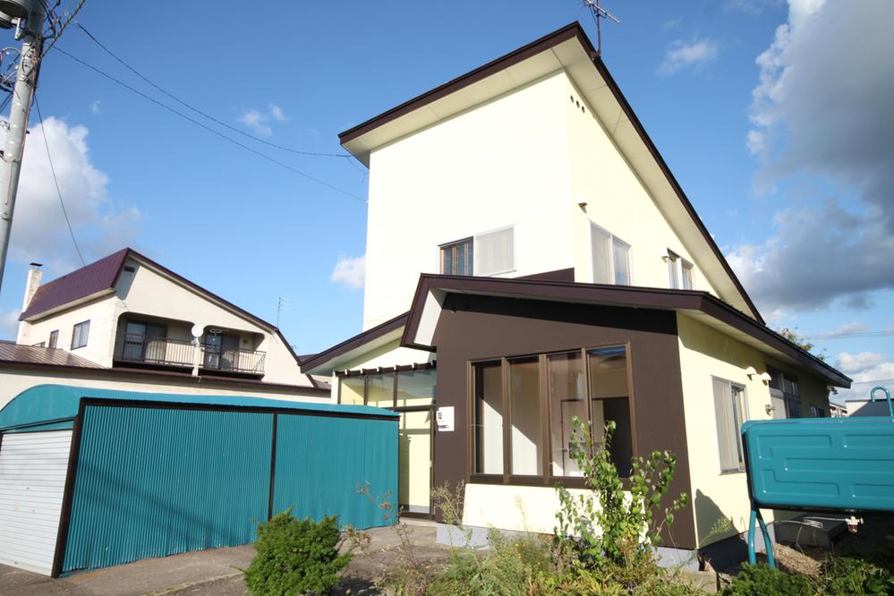 Local appearance photo.  ☆ Parking 2 cars ☆ Yes garage ☆ 