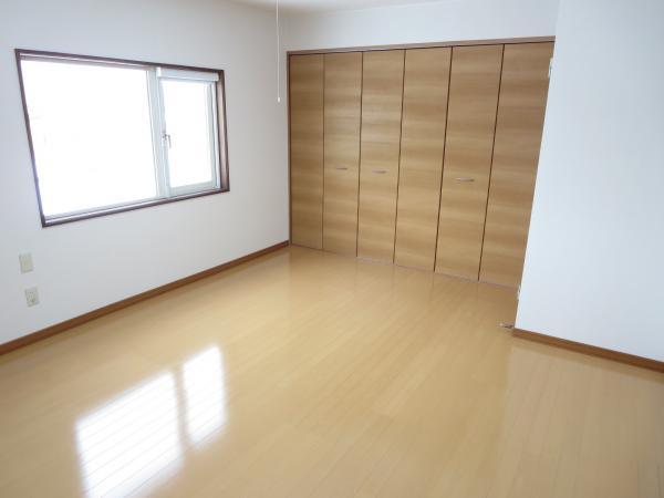 Other introspection. 9.5 Pledge of Western-style was new closet.