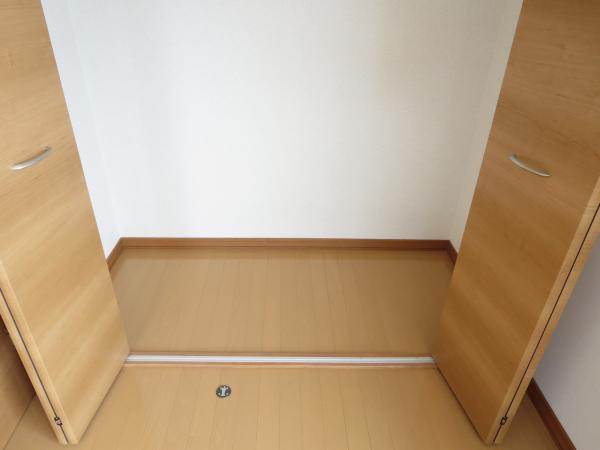 Receipt. Closet in a picture